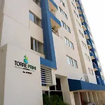 Vista panoramica al Mar y Piscina