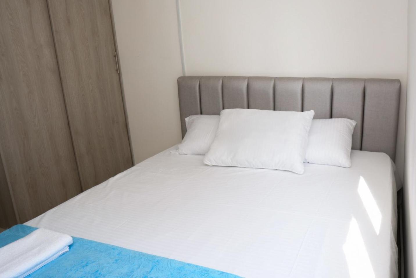 Vista Panoramica Al Mar Y Piscina * Cartagena