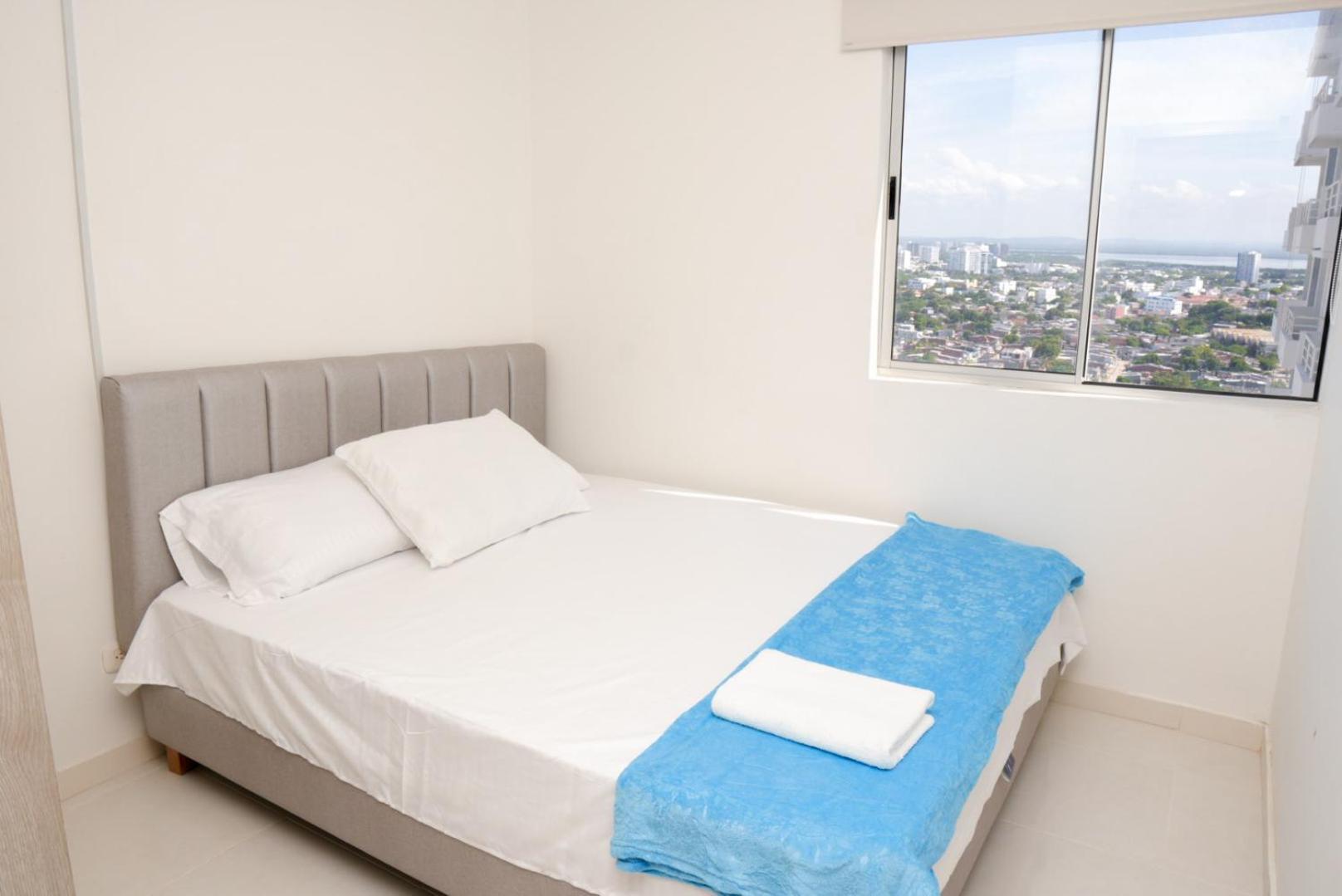 Vista Panoramica Al Mar Y Piscina Apartamento