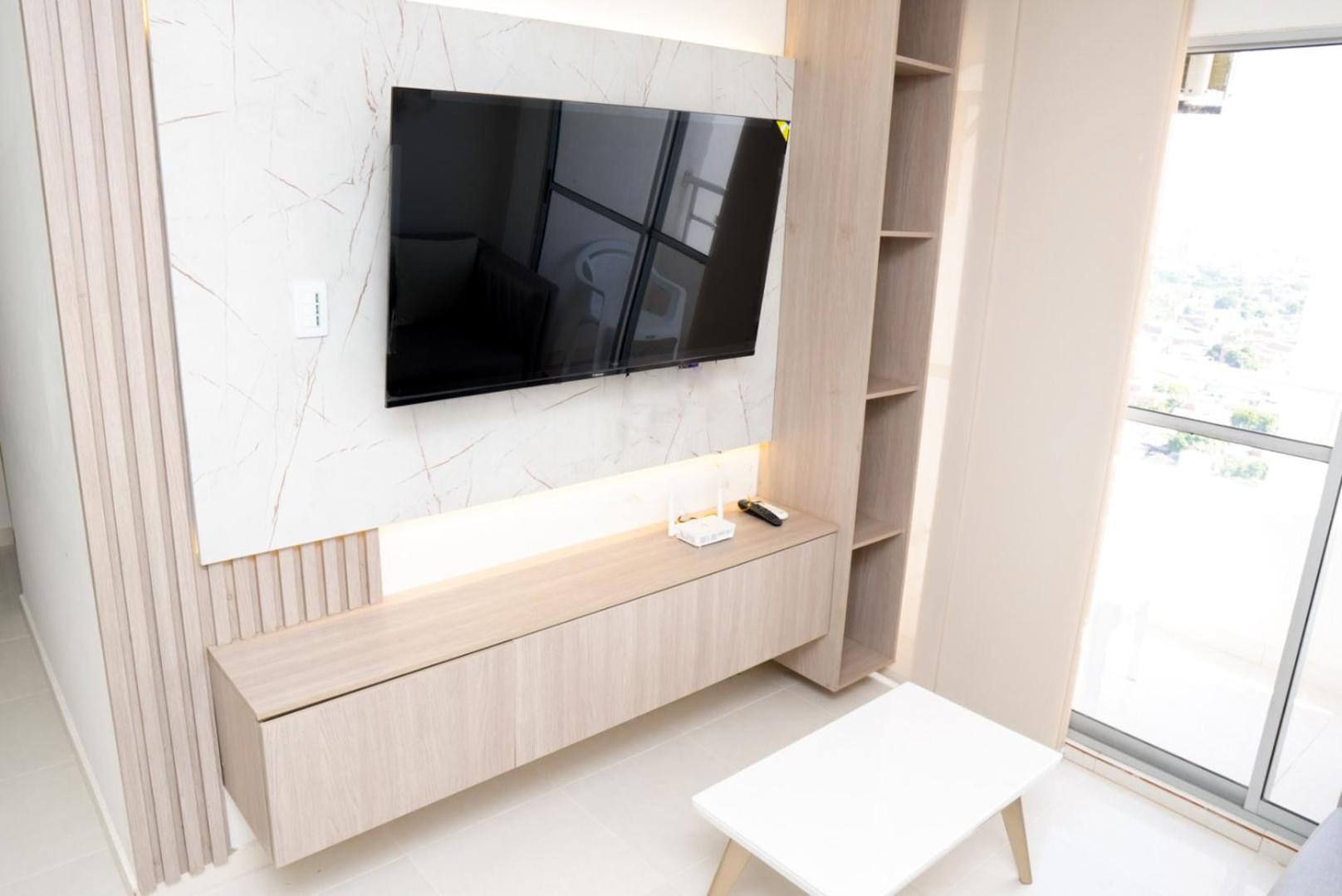 Vista Panoramica Al Mar Y Piscina *